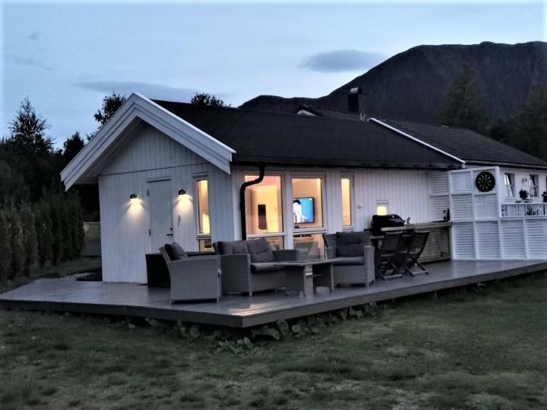 Feriehus Ved Sjoen Tomra Exterior foto